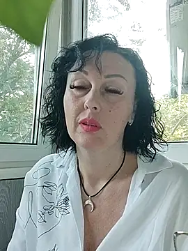 HelgaDennis online show from June 26, 2026, 3:22 am
