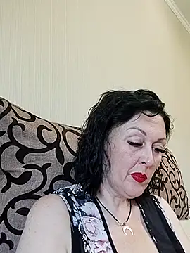 HelgaDennis online show from June 27, 2026, 12:22 pm
