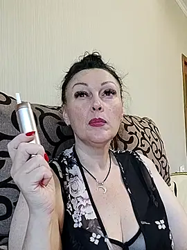 HelgaDennis online show from July 1, 2026, 5:53 am