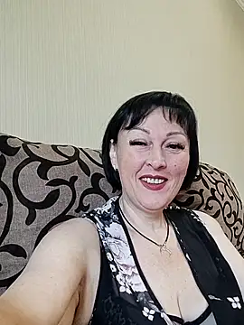 HelgaDennis online show from July 14, 2026, 5:56 am