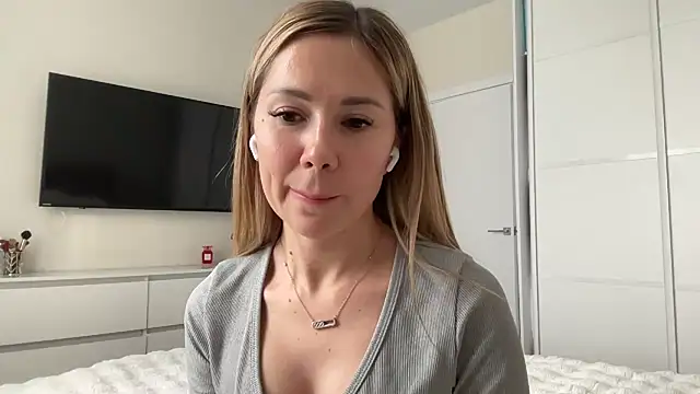 NensySafrons online show from March 22, 2026, 1:25 pm