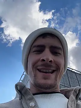 globalfucker34 online show from April 9, 2026, 2:00 pm