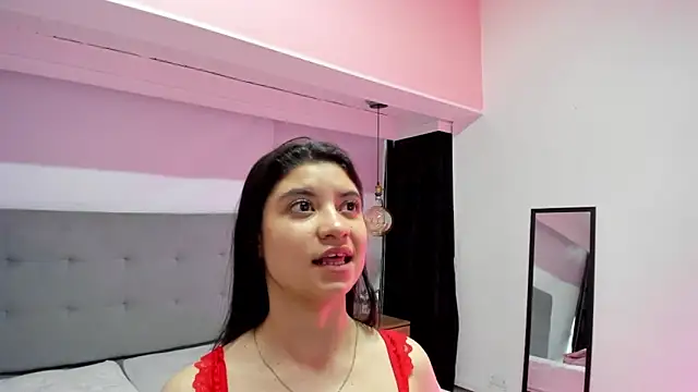 Snapshot of LindaCatalina_ chatting on April 4, 2026, 12:35 pm LindaCatalina online show from April 4, 2026, 12:35 pm