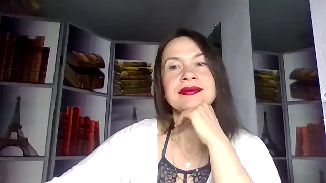 Snapshot of Selena_Moo chatting on March 26, 2026, 5:35 am Selena Moo online show from March 26, 2026, 5:35 am