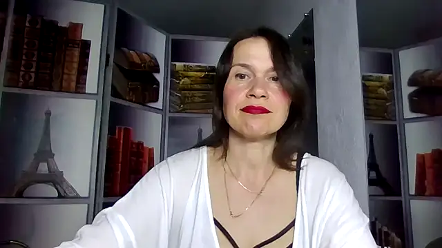Snapshot of Selena_Moo chatting on March 31, 2026, 8:09 pm Selena Moo online show from March 31, 2026, 8:09 pm
