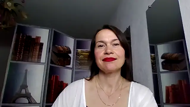 Snapshot of Selena_Moo chatting on April 7, 2026, 8:48 am Selena Moo online show from April 7, 2026, 8:48 am