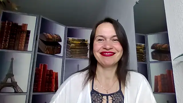 Snapshot of Selena_Moo chatting on April 13, 2026, 9:04 am Selena Moo online show from April 13, 2026, 9:04 am
