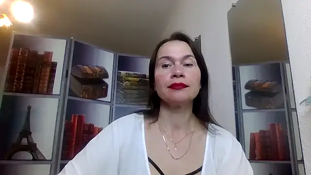 Snapshot of Selena_Moo chatting on April 25, 2026, 8:39 am Selena Moo online show from April 25, 2026, 8:39 am
