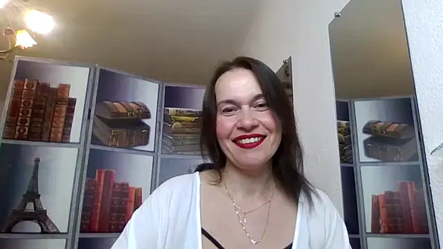Snapshot of Selena_Moo chatting on April 28, 2026, 2:11 pm Selena Moo online show from April 28, 2026, 2:11 pm