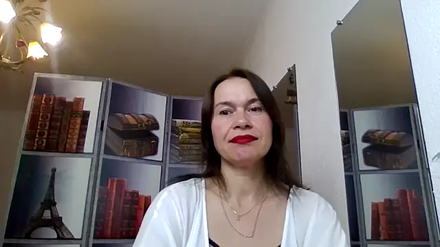 Snapshot of Selena_Moo chatting on April 30, 2026, 8:09 am Selena Moo online show from April 30, 2026, 8:09 am