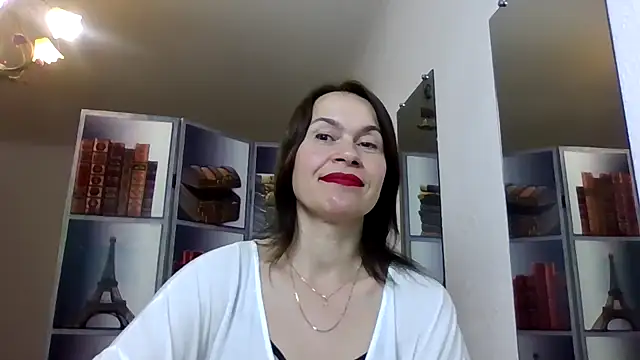 Snapshot of Selena_Moo chatting on May 1, 2026, 9:47 am Selena Moo online show from May 1, 2026, 9:47 am