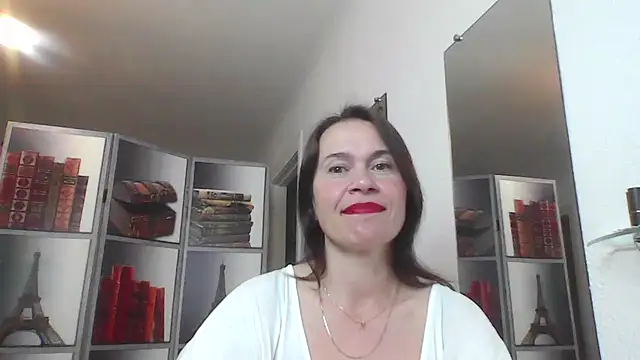 Selena Moo online show from June 4, 2026, 3:07 pm