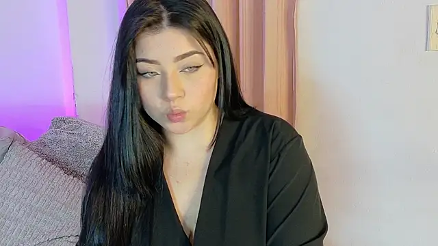 CamilaRougee online show from April 4, 2026, 5:10 pm