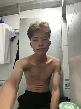 Nguyencuong1999 online show from April 28, 2026, 3:39 pm
