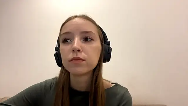 Snapshot of TanjaBrounson chatting on March 21, 2026, 3:15 pm TanjaBrounson online show from March 21, 2026, 3:15 pm