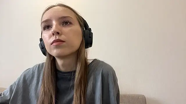 Snapshot of TanjaBrounson chatting on March 22, 2026, 3:21 am TanjaBrounson online show from March 22, 2026, 3:21 am