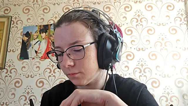 Snapshot of IsaSantella chatting on August 3, 2026, 8:13 am IsaSantella online show from August 3, 2026, 8:13 am