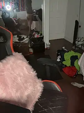 Snapshot of makeDollywet chatting on April 15, 2026, 6:59 pm makeDollywet online show from April 15, 2026, 6:59 pm