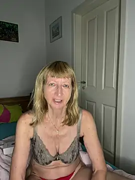 MatureKim online show from May 24, 2026, 7:41 pm