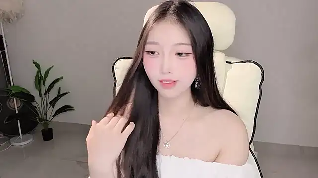 Yukiy8877 online show from April 8, 2026, 10:59 am