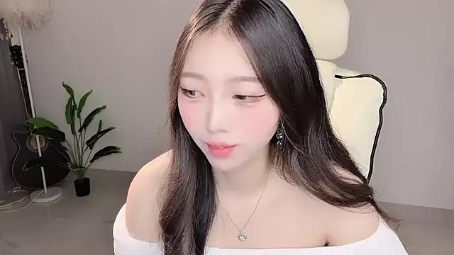 Yukiy8877 online show from April 8, 2026, 11:27 pm