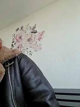 EvaThorn online show from March 24, 2026, 6:51 am