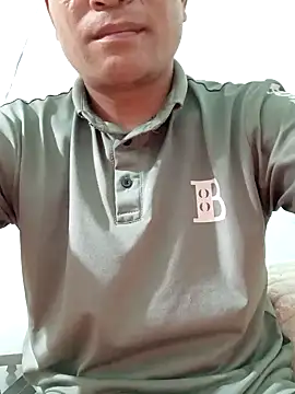 Snapshot of Sutinh85 chatting on March 25, 2026, 4:51 am Sutinh85 online show from March 25, 2026, 4:51 am