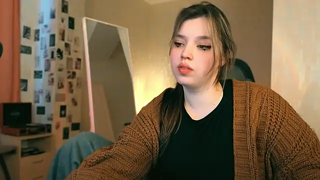 Snapshot of Chloe_Rozzy chatting on March 21, 2026, 3:33 am Chloe Rozzy online show from March 21, 2026, 3:33 am