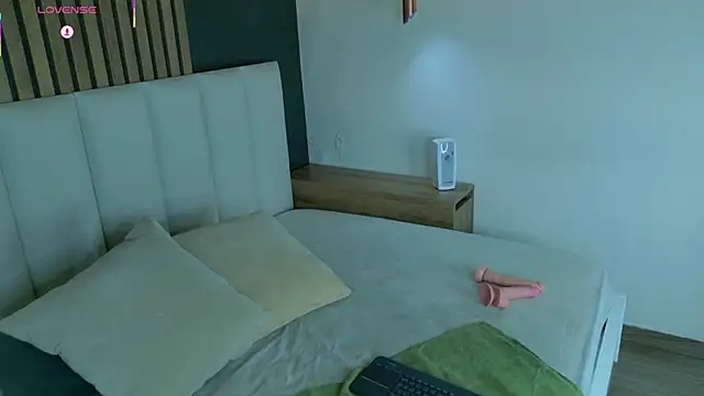 AhslyEvans   online show from July 1, 2026, 3:45 pm