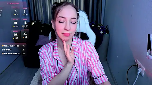 ShadowSparkle online show from April 28, 2026, 2:27 am