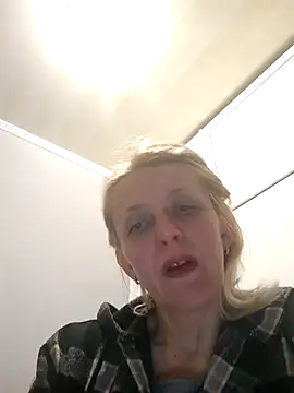 MiaLove183 online show from March 27, 2026, 2:06 pm