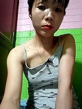 AmyLinee01 online show from April 15, 2026, 5:31 pm