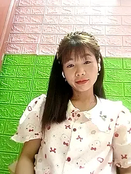 Snapshot of AmyLinee01 chatting on June 11, 2026, 6:39 pm AmyLinee01 online show from June 11, 2026, 6:39 pm