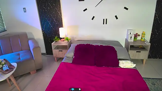 Snapshot of aurora_petitee chatting on May 23, 2026, 12:42 pm aurora petitee online show from May 23, 2026, 12:42 pm
