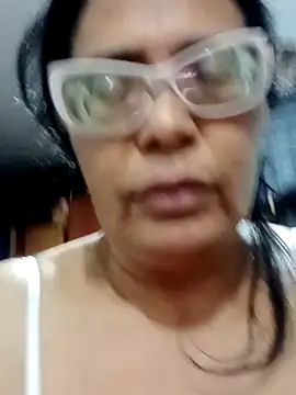 Snapshot of sexymomsn chatting on April 8, 2026, 11:32 am sexymomsn online show from April 8, 2026, 11:32 am