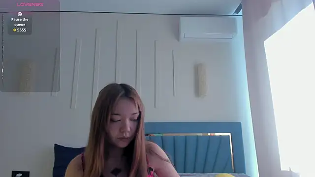 kok0mi online show from April 26, 2026, 3:26 am