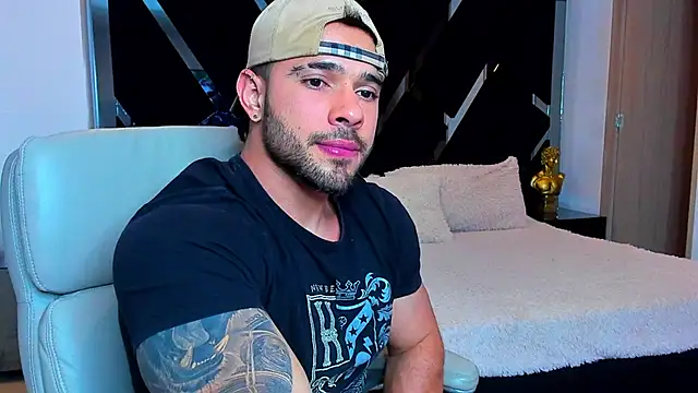 Snapshot of Raytorres chatting on March 26, 2026, 10:15 pm Raytorres online show from March 26, 2026, 10:15 pm