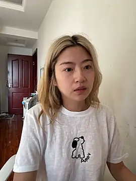 Olivia PINK0322 online show from June 3, 2026, 9:01 am