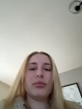 Snapshot of EloiseeUKK chatting on March 25, 2026, 7:14 am EloiseeUKK online show from March 25, 2026, 7:14 am