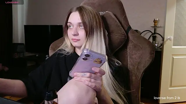 lucysussy online show from August 3, 2026, 3:16 pm