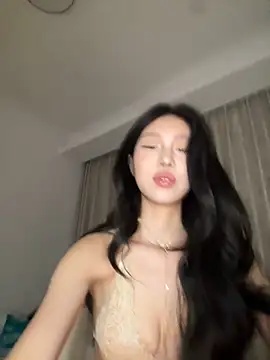 Snapshot of jolie_33 chatting on June 17, 2026, 1:23 pm jolie 33 online show from June 17, 2026, 1:23 pm