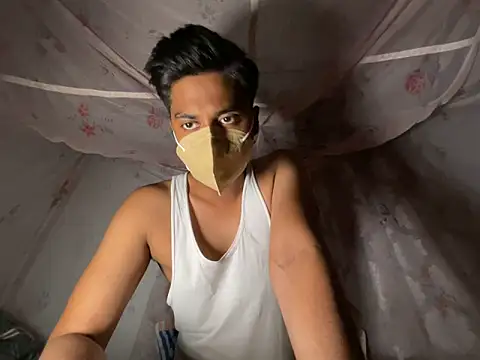 Snapshot of sinner2511 chatting on March 31, 2026, 4:40 pm sinner2511 online show from March 31, 2026, 4:40 pm