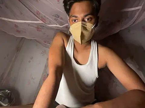 Snapshot of sinner2511 chatting on April 5, 2026, 8:28 pm sinner2511 online show from April 5, 2026, 8:28 pm