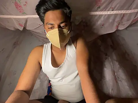 Snapshot of sinner2511 chatting on April 10, 2026, 4:01 pm sinner2511 online show from April 10, 2026, 4:01 pm