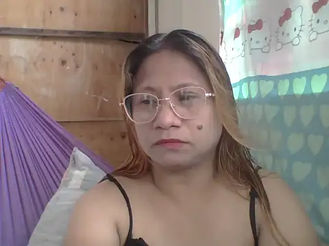 PinayChristine online show from July 26, 2026, 2:42 am
