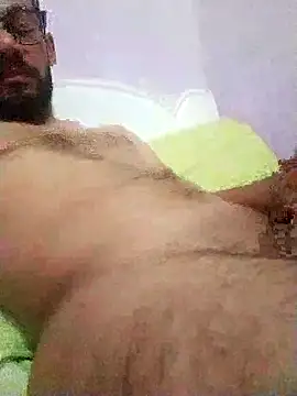 Alimohamed08 online show from May 15, 2026, 11:01 pm
