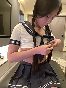 xiaoxiong168 online show from May 17, 2026, 4:36 pm