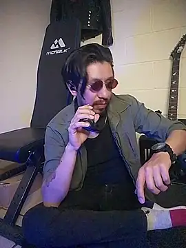 IASuarezV online show from April 14, 2026, 3:56 am