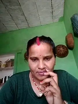 Shivani09900 online show from May 31, 2026, 6:31 am