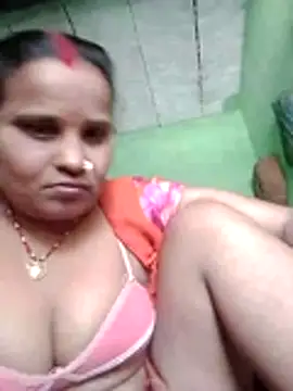 Shivani09900 online show from June 2, 2026, 7:10 am